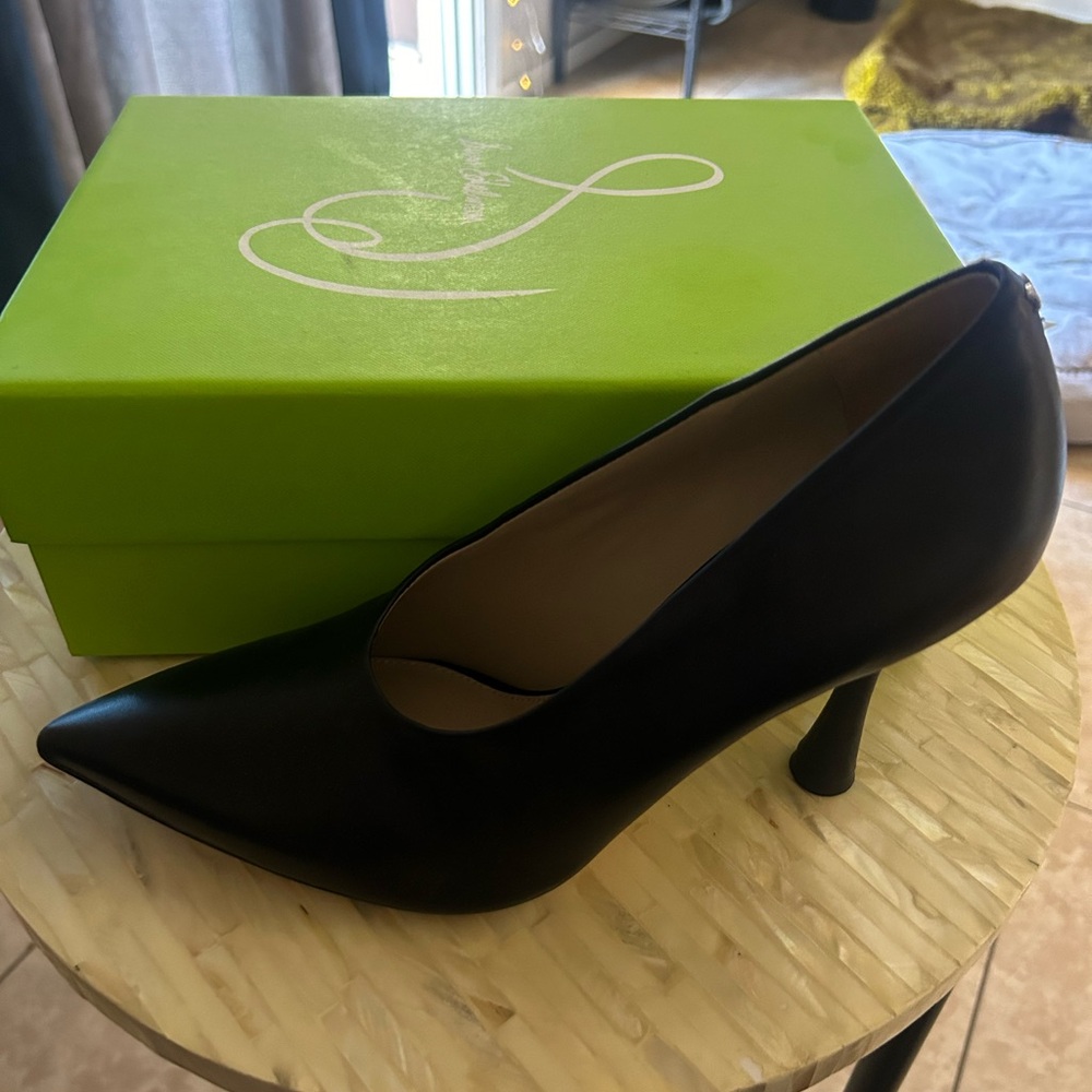 Sam Edelman! Almost new! Only worn in the house.